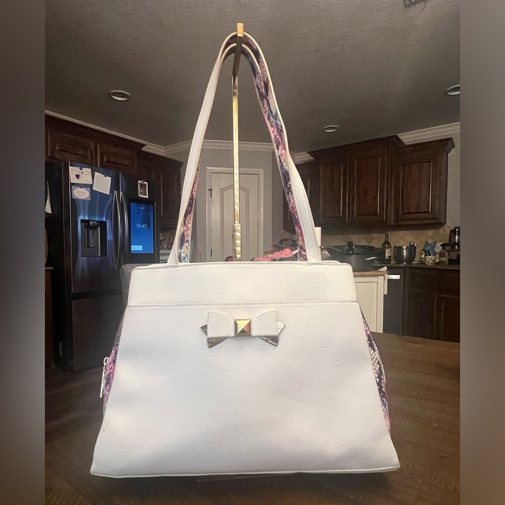 Betsey Johnson Bag - Picture 1 of 11